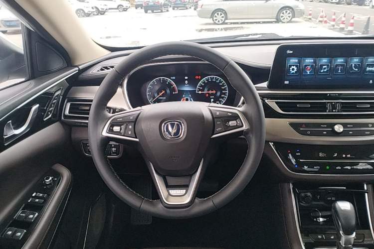 Used CHANGAN Raeton CC 2018 1.5T Automatic Zunya Model China V Standard Steering Wheel