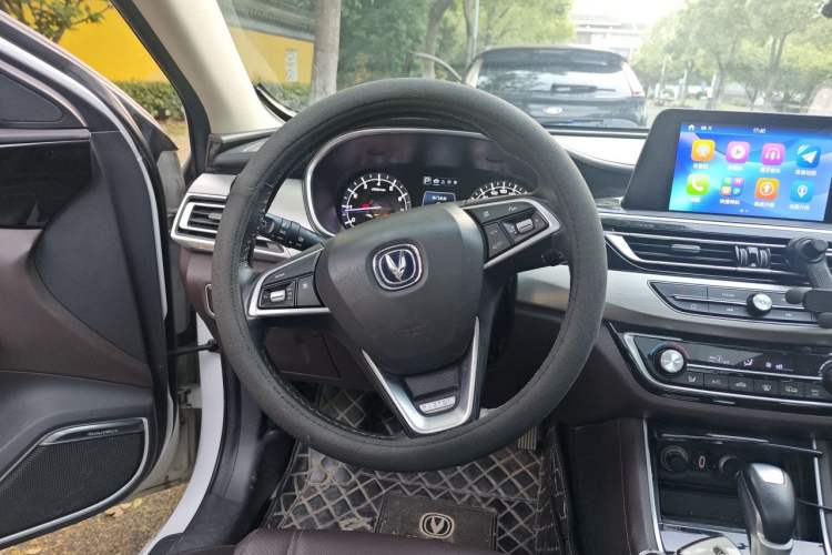 Used CHANGAN Raeton CC 2018 1.5T Automatic Elegant Starry Edition China V Standard Steering Wheel