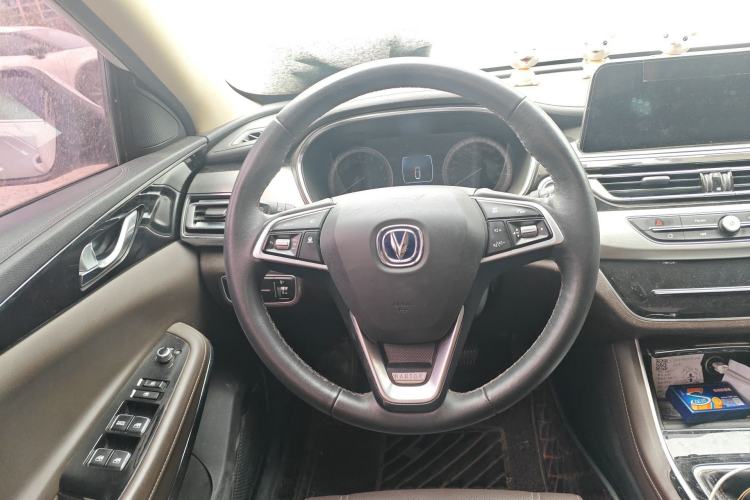 Used CHANGAN Raeton CC 2018 1.5T Manual Luxury Model China V Standard Steering Wheel