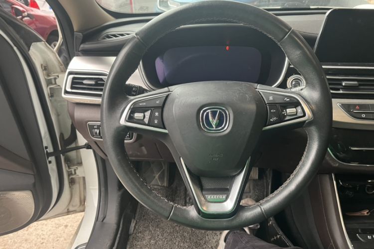 Used CHANGAN Raeton CC 2018 1.5T Automatic Zunya Model China V Standard Steering Wheel