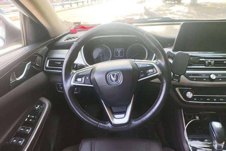 Used CHANGAN Raeton CC 2018 1.5T Automatic Elegant Starry Edition China V Standard Steering Wheel