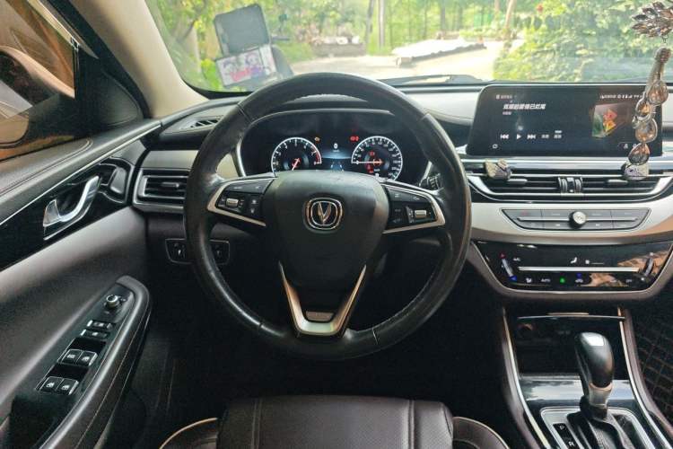 Used CHANGAN Raeton CC 2018 1.5T Automatic Zhiya Model China V Standard Steering Wheel