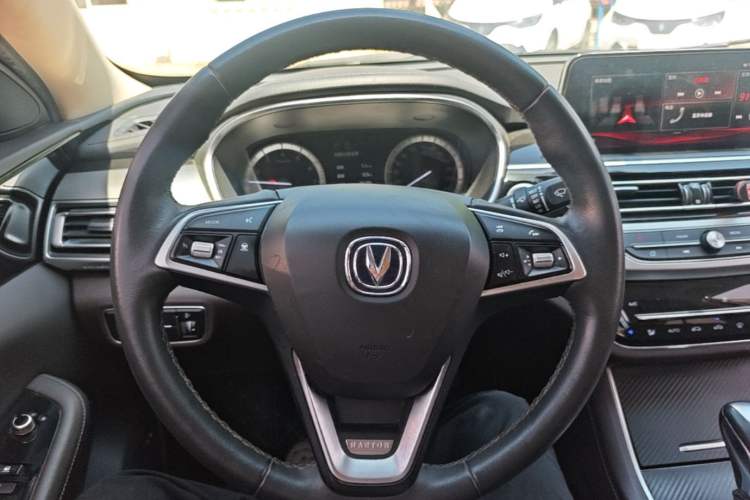 Used CHANGAN Raeton CC 2018 1.5T Automatic Haoya Model Guangmang Edition China V Standard Steering Wheel