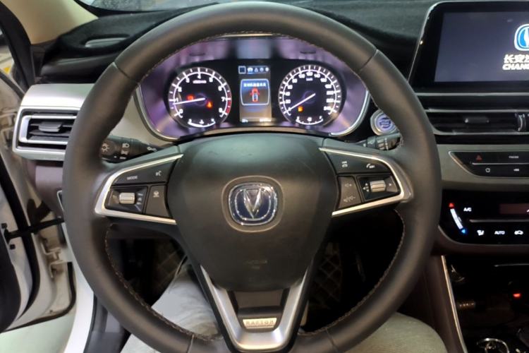 Used CHANGAN Raeton CC 2018 1.5T Manual Luxury Model China V Standard Steering Wheel
