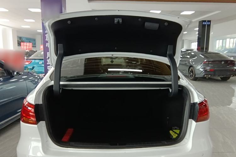 Used CHANGAN Raeton CC 2018 1.5T Automatic Zhiya Model China V Standard Trunk