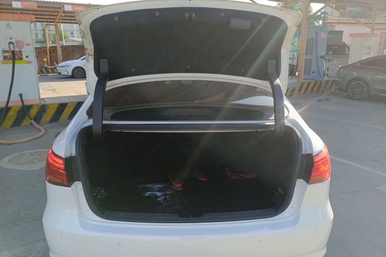 Used CHANGAN Raeton CC 2018 1.5T Automatic Zunya Model China V Standard Trunk