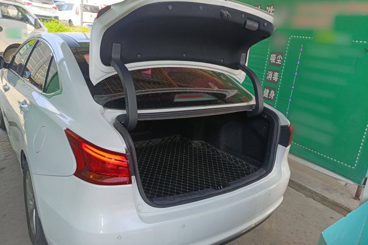 Used CHANGAN Raeton CC 2018 1.5T Automatic Elegant Starry Edition China V Standard Trunk