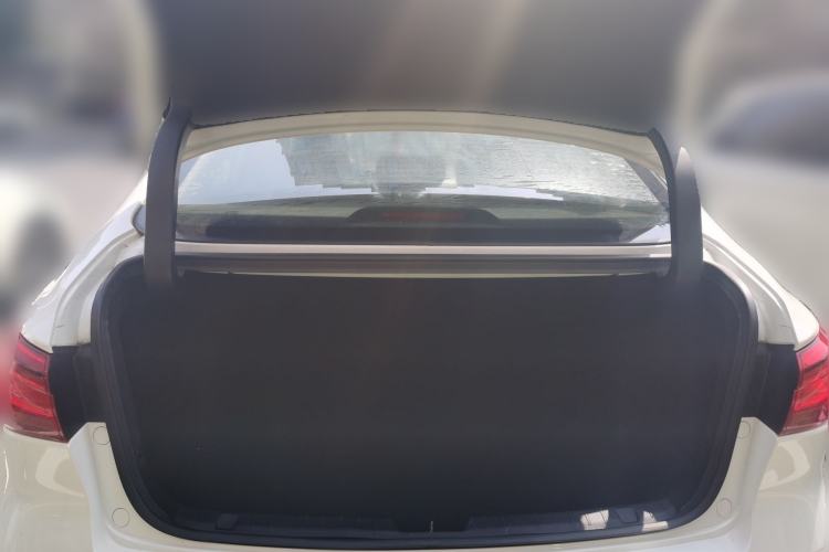 Used CHANGAN Raeton CC 2018 1.5T Automatic Elegant Starry Edition China V Standard Trunk