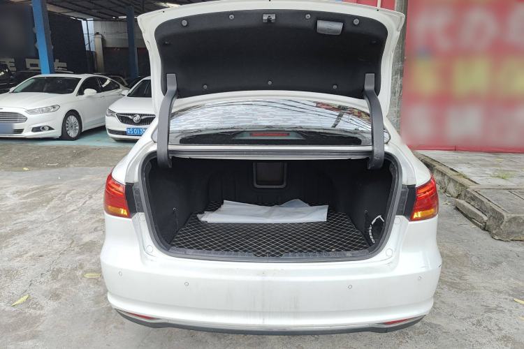 Used CHANGAN Raeton CC 2018 1.5T Automatic Haoya Model Guangmang Edition China V Standard Trunk