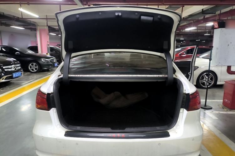Used CHANGAN Raeton CC 2018 1.5T Manual Luxury Model China V Standard Trunk