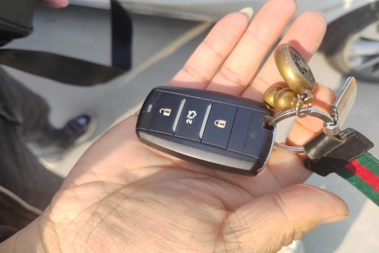 Used CHANGAN Raeton CC 2018 1.5T Automatic Zunya Model China V Standard Vehicle Key