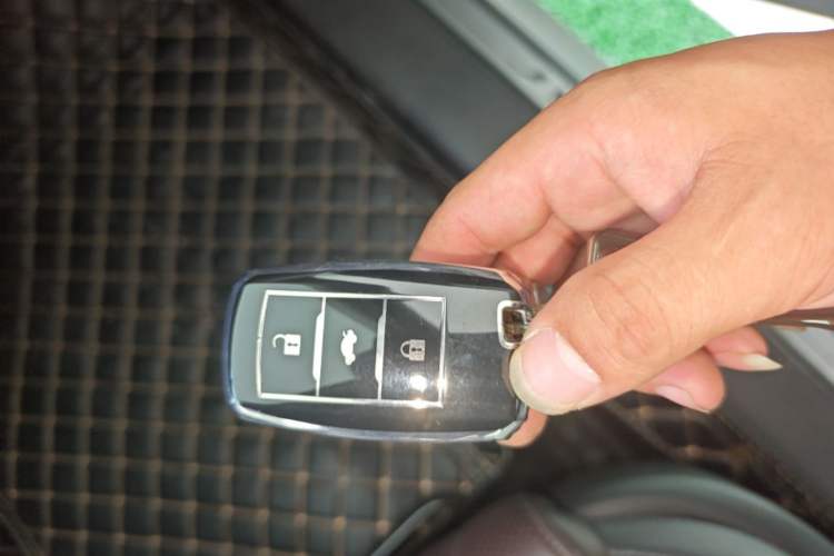 Used CHANGAN Raeton CC 2018 1.5T Automatic Zhiya Model China V Standard Vehicle Key