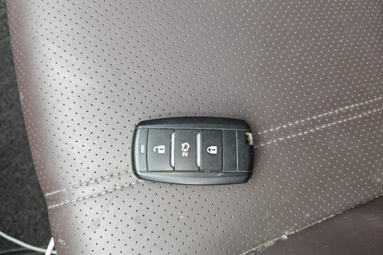 Used CHANGAN Raeton CC 2018 1.5T Manual Luxury Model China V Standard Vehicle Key