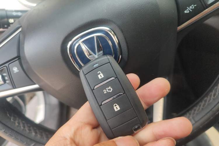 Used CHANGAN Raeton CC 2018 1.5T Automatic Elegant Starry Edition China V Standard Vehicle Key