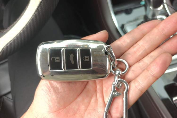 Used CHANGAN Raeton CC 2018 1.5T Automatic Zhiya Model China V Standard Vehicle Key