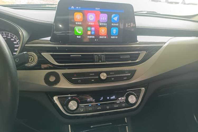 Used CHANGAN Raeton CC 2019 1.5T Automatic Elegant Starry Edition China VI Standard Audio And AC Panel
