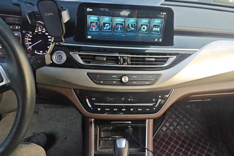 Used CHANGAN Raeton CC 2019 1.5T Automatic Haoya Edition Guangmang Model China VI Standard Audio And AC Panel