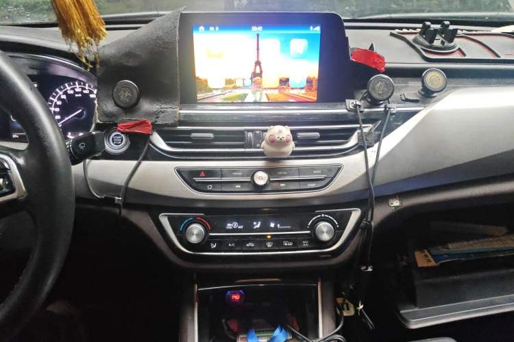 Used CHANGAN Raeton CC 2019 1.5T Automatic Elegant Starry Edition China VI Standard Audio And AC Panel
