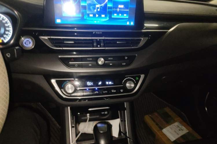 Used CHANGAN Raeton CC 2019 1.5T Automatic Zhiya Model China VI Standard Audio And AC Panel