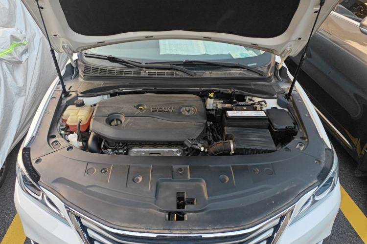 Used CHANGAN Raeton CC 2019 1.5T Automatic Haoya Edition Guangmang Model China VI Standard Engine Bay