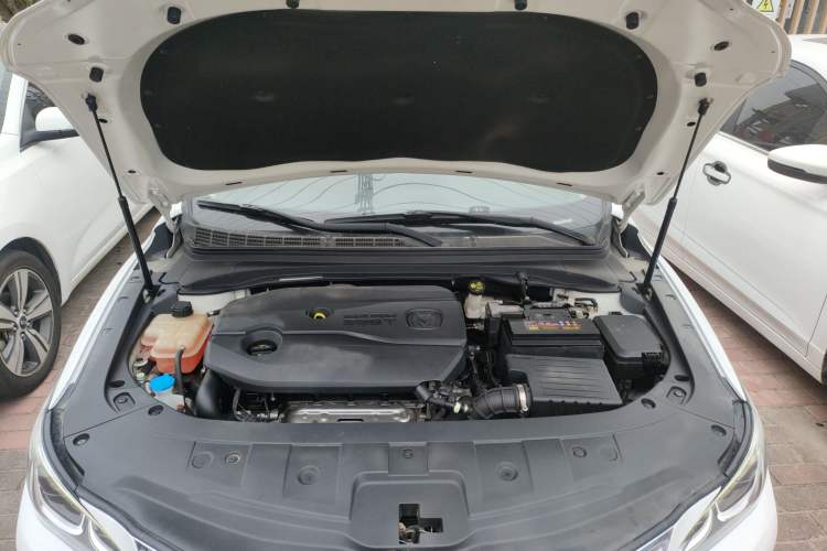 Used CHANGAN Raeton CC 2019 1.5T Automatic Haoya Edition Guangmang Model China VI Standard Engine Bay