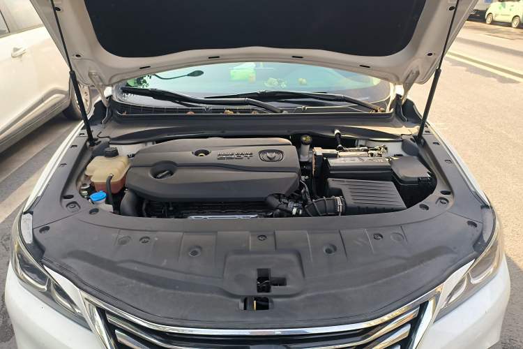 Used CHANGAN Raeton CC 2019 1.5T Automatic Haoya Edition Guangmang Model China VI Standard Engine Bay