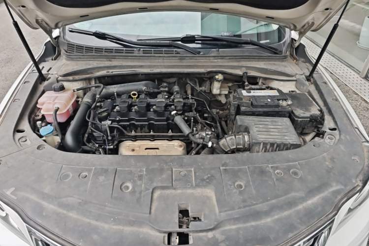 Used CHANGAN Raeton CC 2019 1.5T Automatic Elegant Starry Edition China VI Standard Engine Bay
