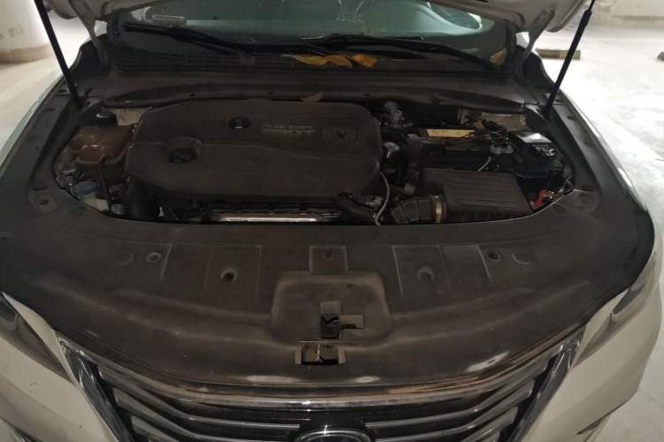 Used CHANGAN Raeton CC 2019 1.5T Automatic Elegant Starry Edition China VI Standard Engine Bay