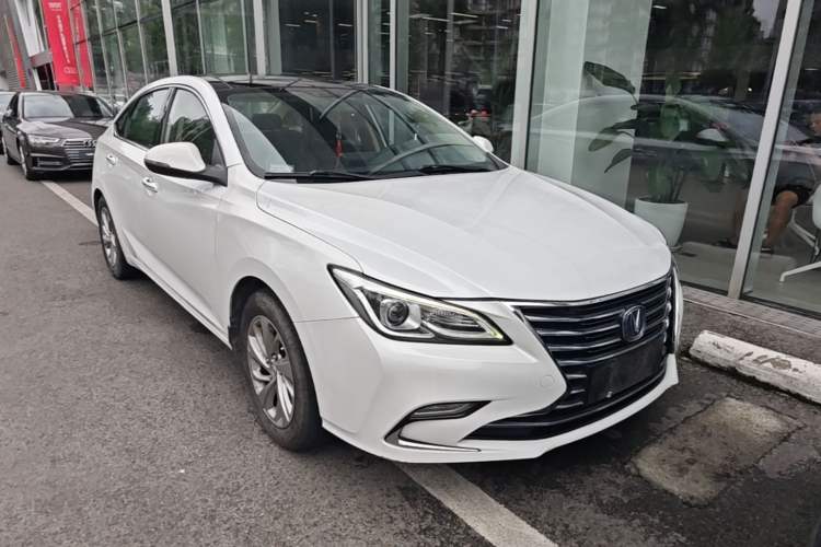 Used CHANGAN Raeton CC 2019 1.5T Automatic Elegant Starry Edition China VI Standard Front Right 45 Deg