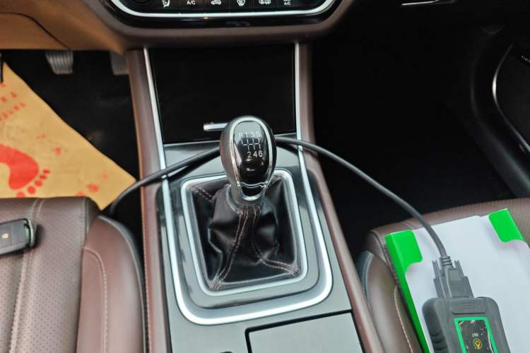 Used CHANGAN Raeton CC 2019 1.5T Manual Elegant Starry Edition China VI Standard Gear Lever