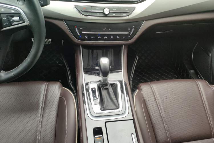 Used CHANGAN Raeton CC 2019 1.5T Automatic Haoya Edition Guangmang Model China VI Standard Gear Lever