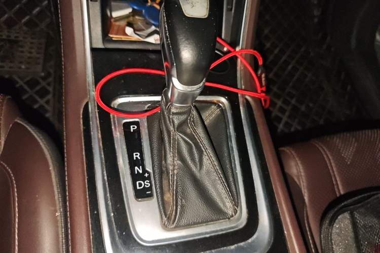 Used CHANGAN Raeton CC 2019 1.5T Automatic Elegant Starry Edition China VI Standard Gear Lever