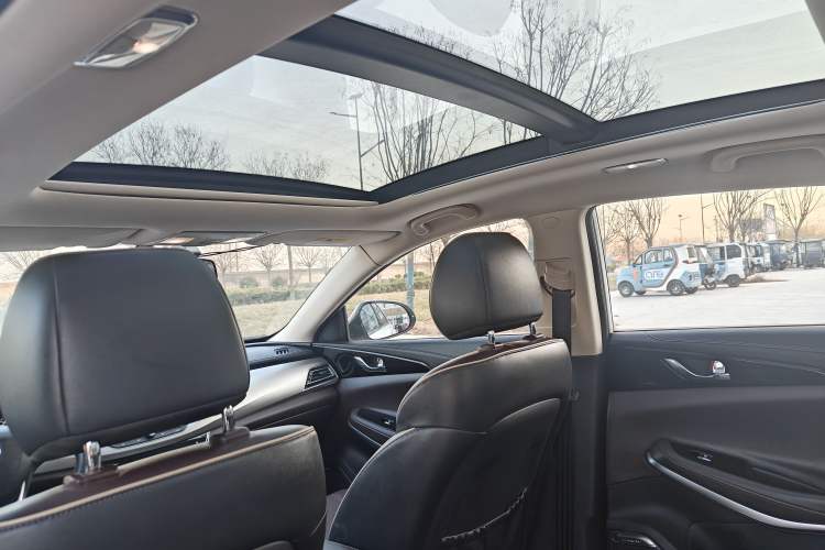 Used CHANGAN Raeton CC 2019 1.5T Automatic Haoya Edition Guangmang Model China VI Standard Headliner