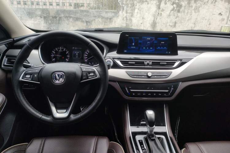 Used CHANGAN Raeton CC 2019 1.5T Automatic Haoya Edition Guangmang Model China VI Standard Interior 2