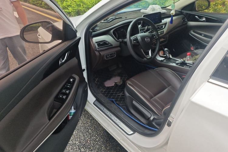 Used CHANGAN Raeton CC 2019 1.5T Automatic Haoya Edition Guangmang Model China VI Standard Interior 3