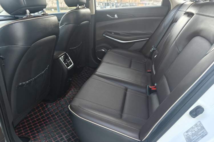 Used CHANGAN Raeton CC 2019 1.5T Automatic Haoya Edition Guangmang Model China VI Standard Interior 5