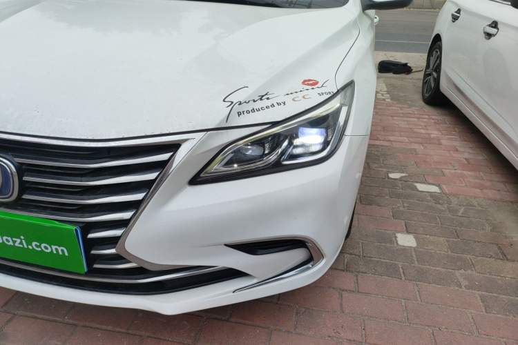Used CHANGAN Raeton CC 2019 1.5T Automatic Haoya Edition Guangmang Model China VI Standard Left Front Headlight
