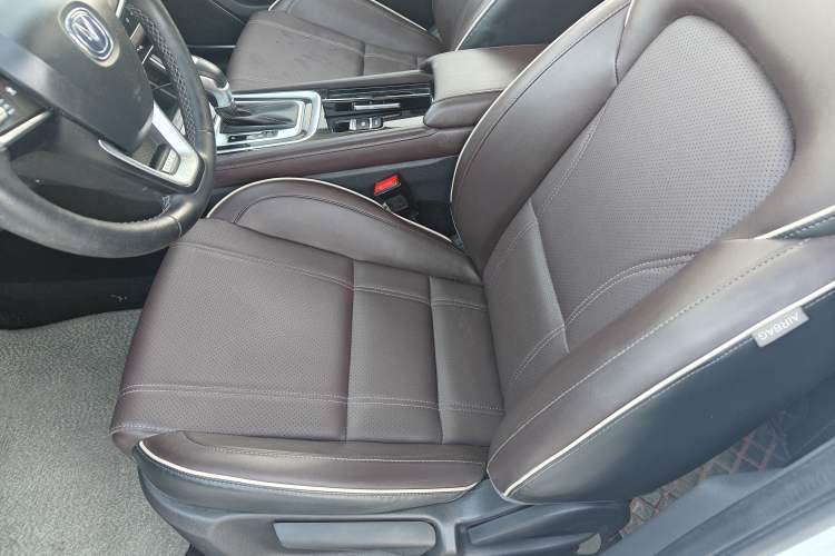 Used CHANGAN Raeton CC 2019 1.5T Automatic Haoya Edition Guangmang Model China VI Standard Left Front Seat