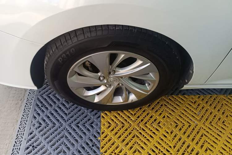 Used CHANGAN Raeton CC 2019 1.5T Automatic Elegant Starry Edition China VI Standard Left Front Wheel Hub
