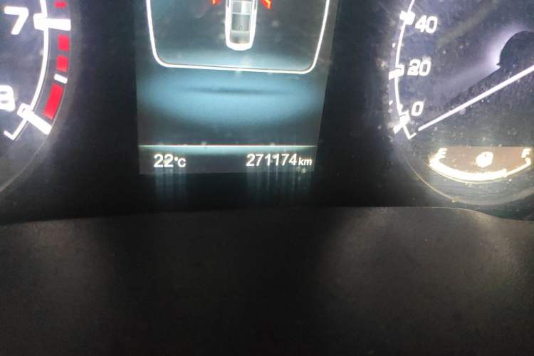 Used CHANGAN Raeton CC 2019 1.5T Automatic Elegant Starry Edition China VI Standard Odometer Close Up