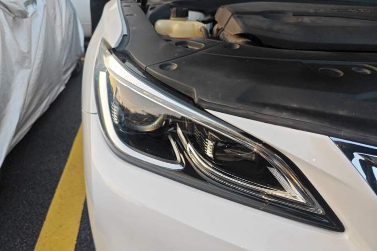 Used CHANGAN Raeton CC 2019 1.5T Automatic Haoya Edition Guangmang Model China VI Standard Right Front Headlight