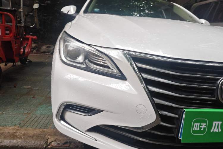 Used CHANGAN Raeton CC 2019 1.5T Automatic Elegant Starry Edition China VI Standard Right Front Headlight