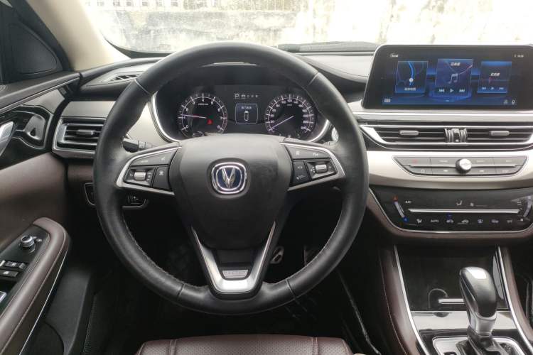 Used CHANGAN Raeton CC 2019 1.5T Automatic Haoya Edition Guangmang Model China VI Standard Steering Wheel
