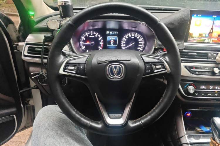 Used CHANGAN Raeton CC 2019 1.5T Automatic Elegant Starry Edition China VI Standard Steering Wheel