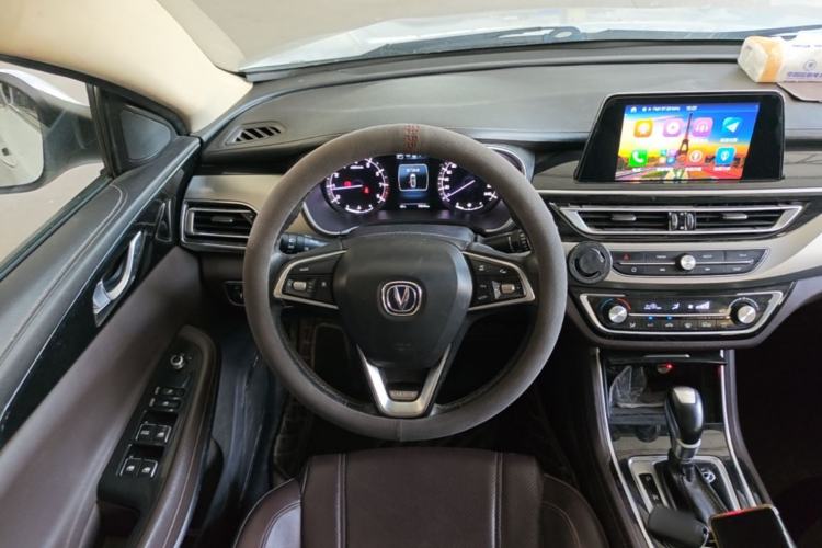 Used CHANGAN Raeton CC 2019 1.5T Automatic Elegant Starry Edition China VI Standard Steering Wheel