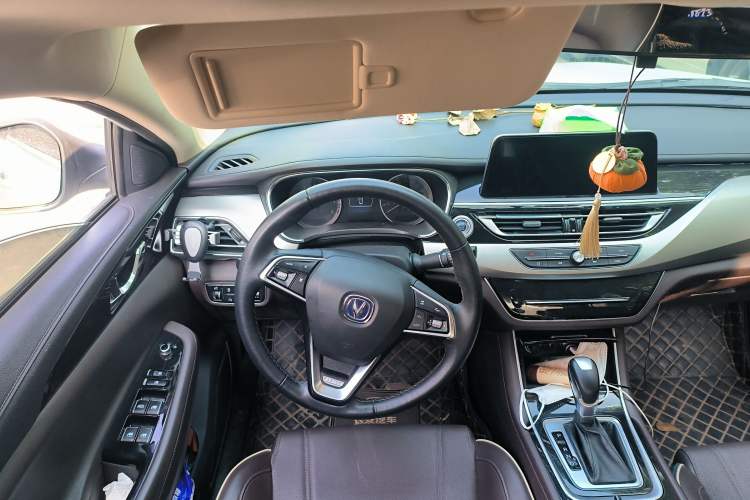 Used CHANGAN Raeton CC 2019 1.5T Automatic Haoya Edition Guangmang Model China VI Standard Steering Wheel