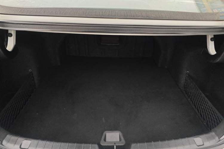 Used CHANGAN Raeton CC 2019 1.5T Manual Elegant Starry Edition China VI Standard Trunk