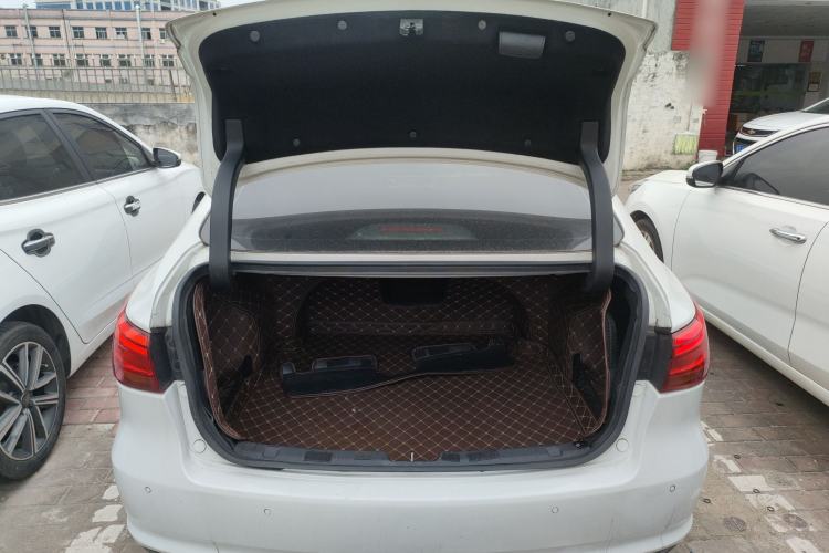 Used CHANGAN Raeton CC 2019 1.5T Automatic Haoya Edition Guangmang Model China VI Standard Trunk