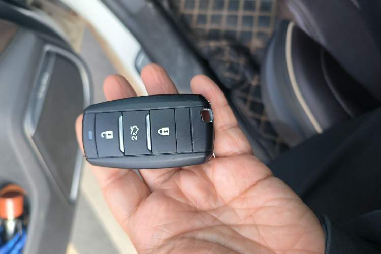 Used CHANGAN Raeton CC 2019 1.5T Automatic Haoya Edition Guangmang Model China VI Standard Vehicle Key
