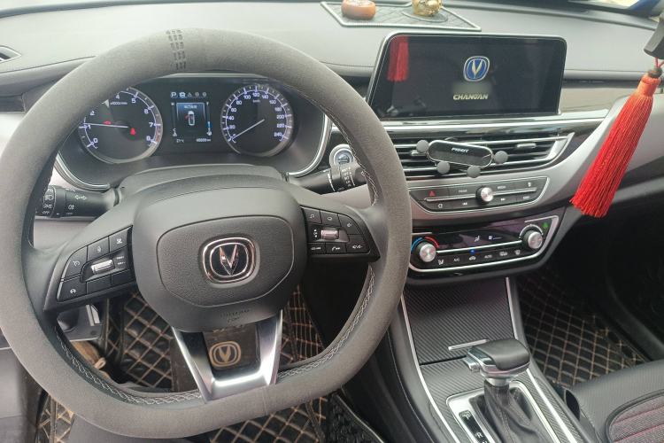 Used CHANGAN Ruicheng CC 2021 Blue Whale Edition 1.5T DCT Luxury Model Center Console